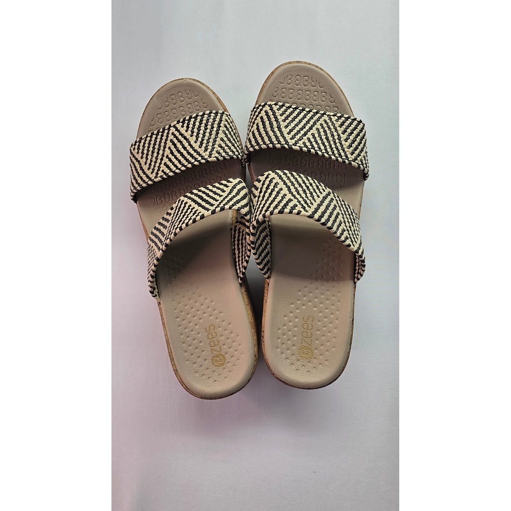 Bzees Womens Wedge Sandals Black White Chevron Fabric Slide Shoes Size 8.5M